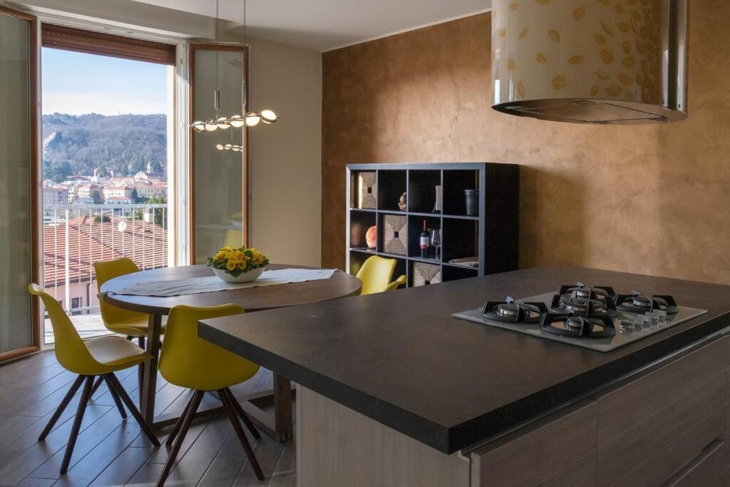 Appartamento Da Massi โกโม ภายนอก รูปภาพ