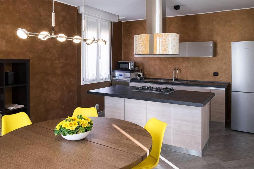 Appartamento Da Massi โกโม ภายนอก รูปภาพ